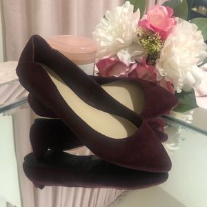 Pointed toe flats in different colours